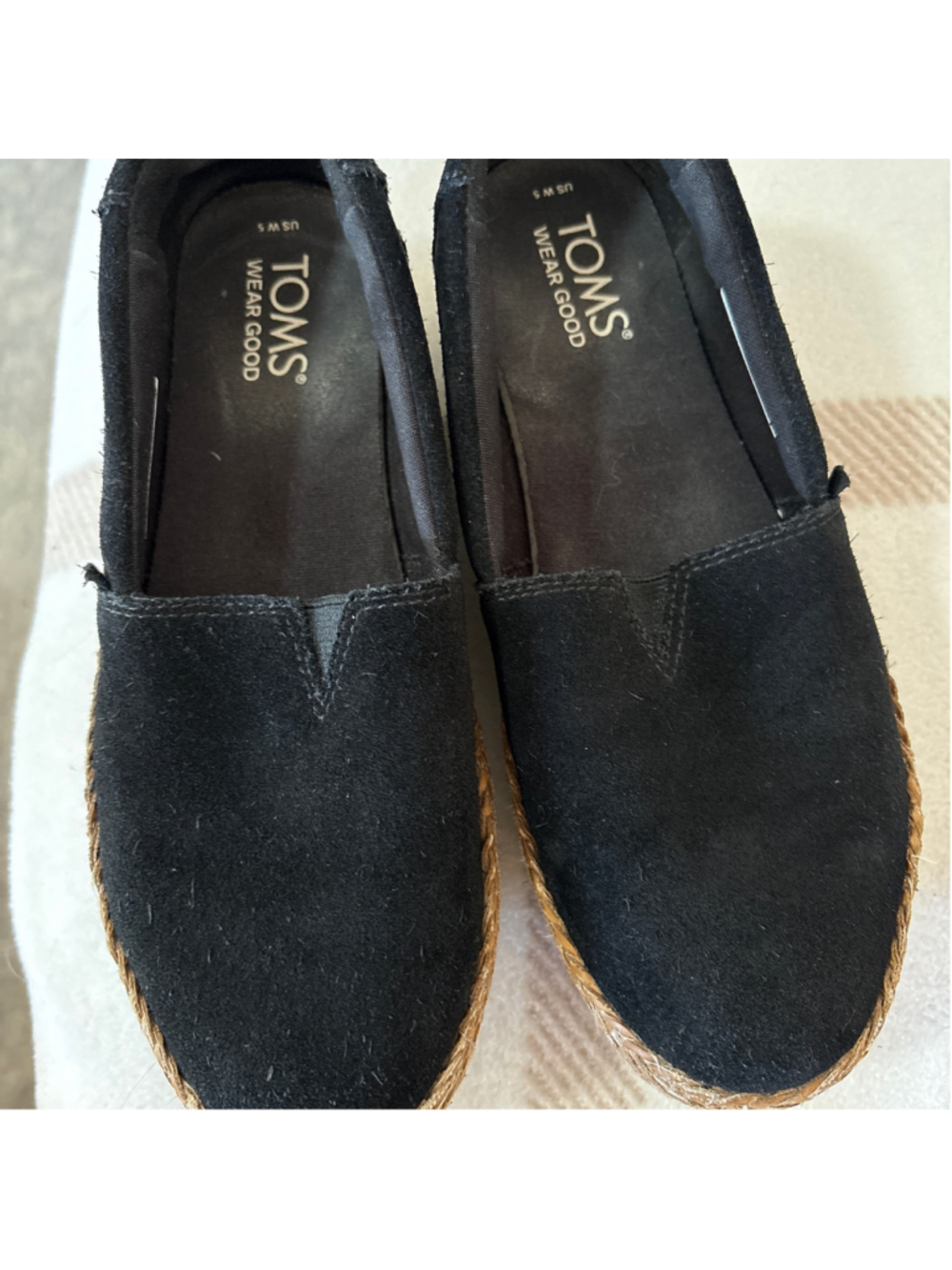 Tom’s women’s shoe
